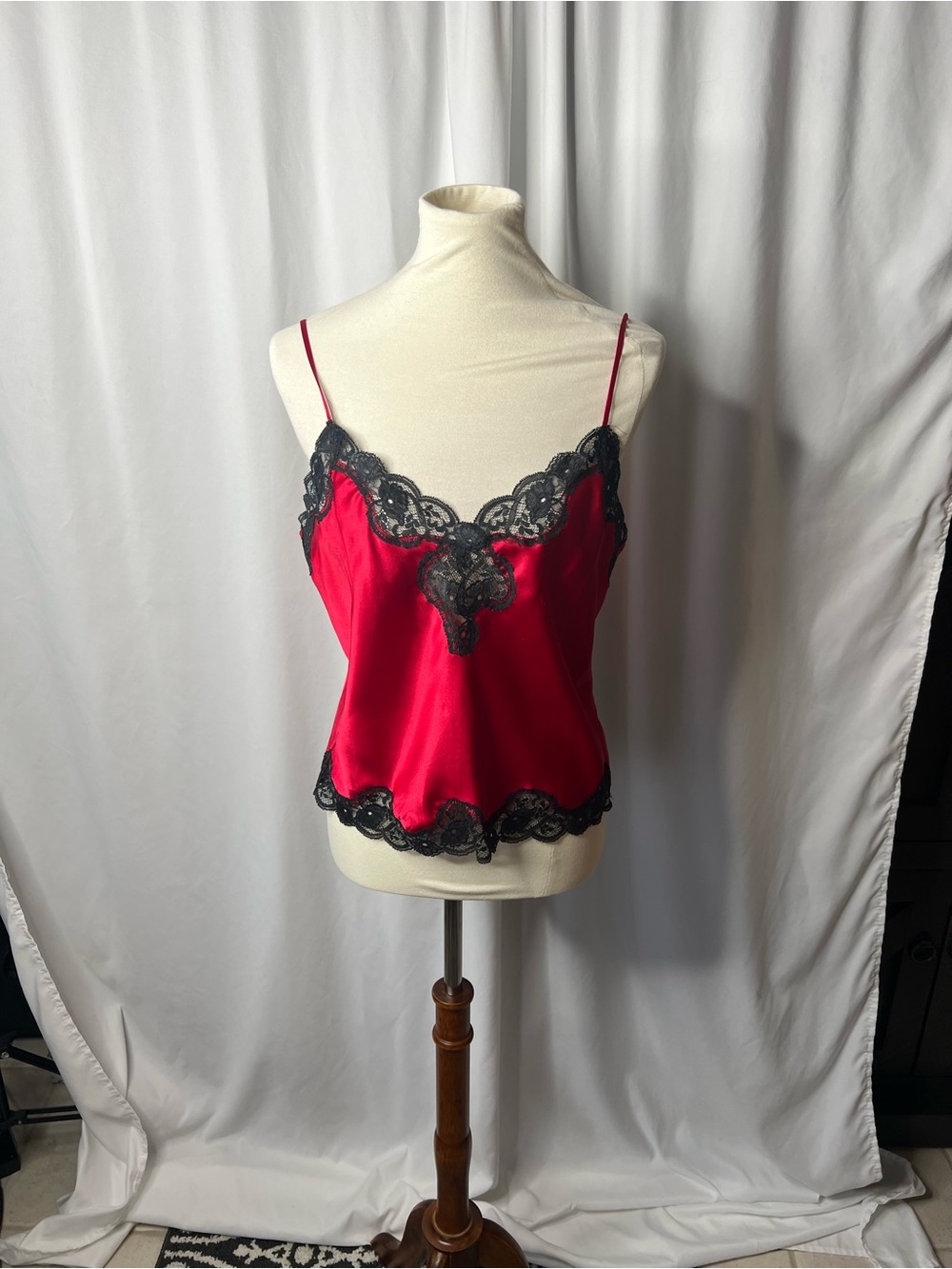 Victoria’s Secret Red Satin Lace Trim Cami Tank Top Size Large